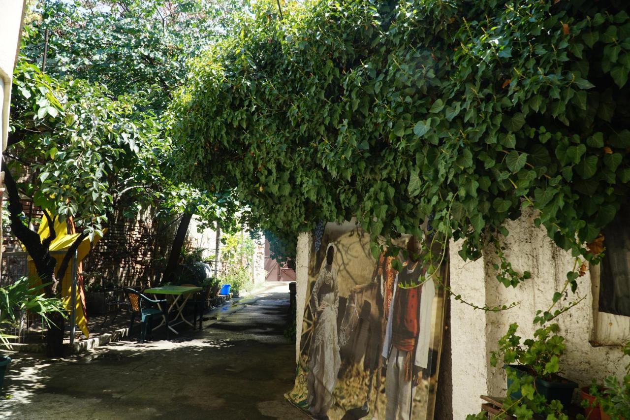 Albaniantrip Rooms And Apartments Tirana Exterior foto